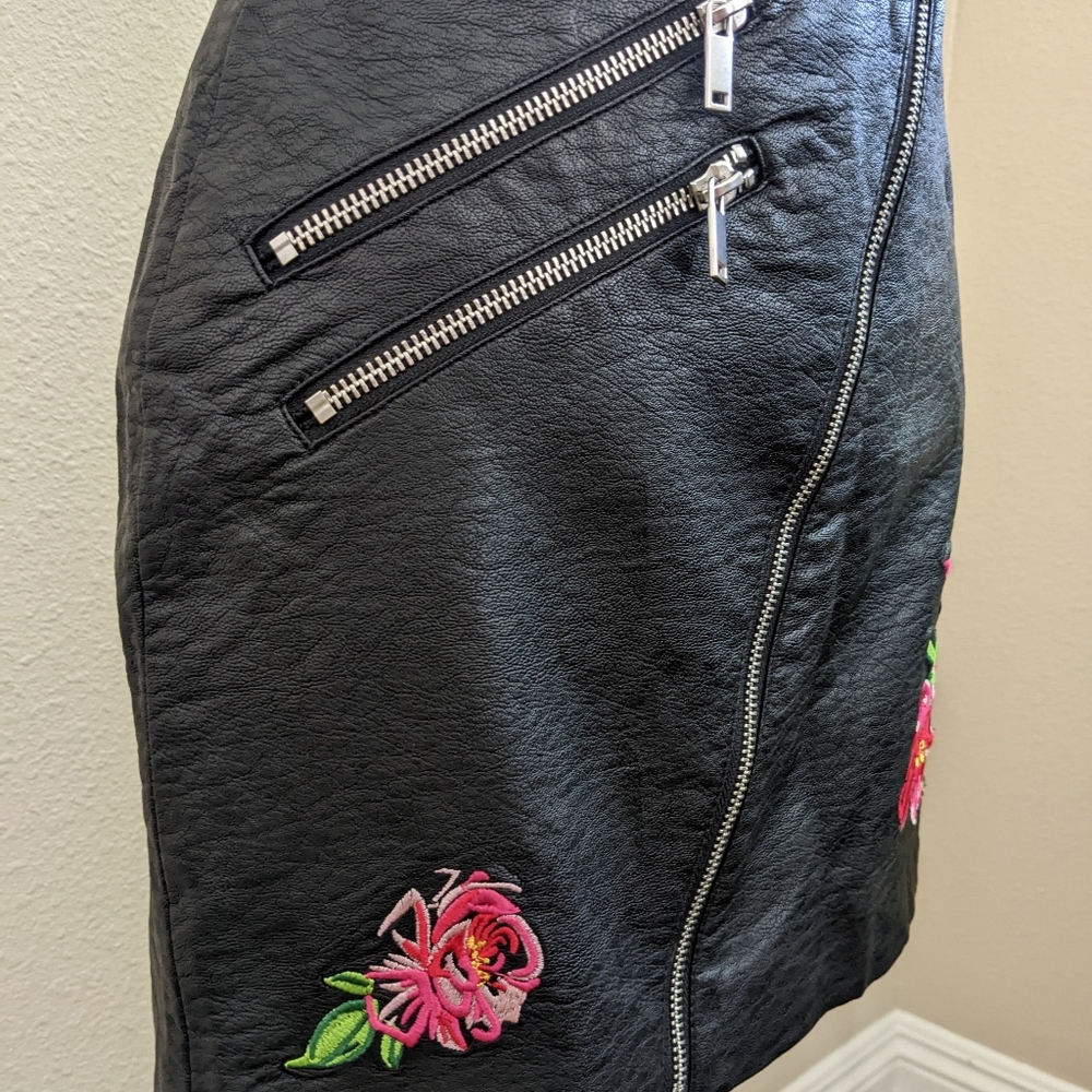 Divided Mini Skirt Faux Leather Size 2